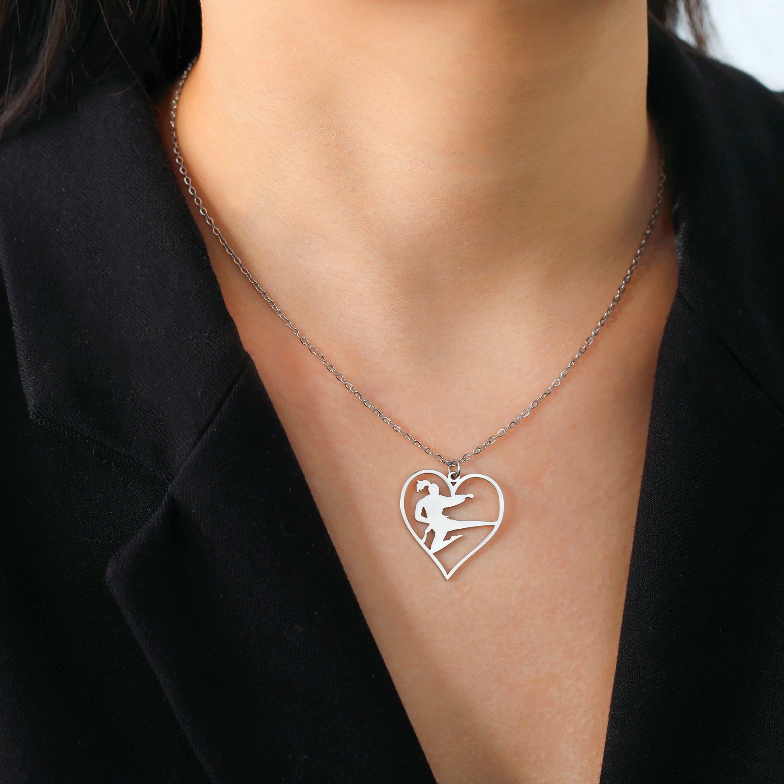 Dreamtimes Men's and Women's Sports Love Necklace 2023 New Fashion Taekwondo Kick Jewelry Accessories