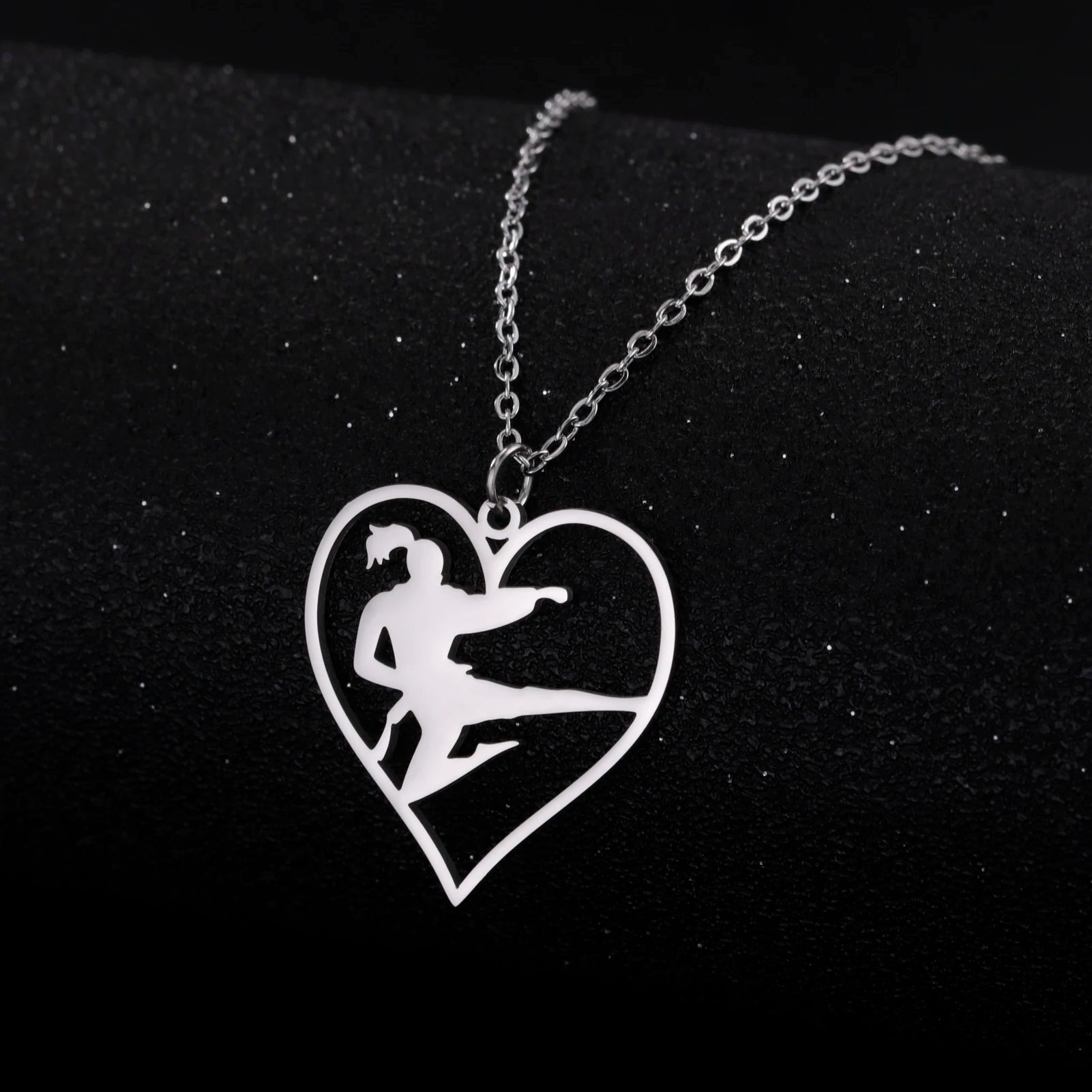 Dreamtimes Men's and Women's Sports Love Necklace 2023 New Fashion Taekwondo Kick Jewelry Accessories