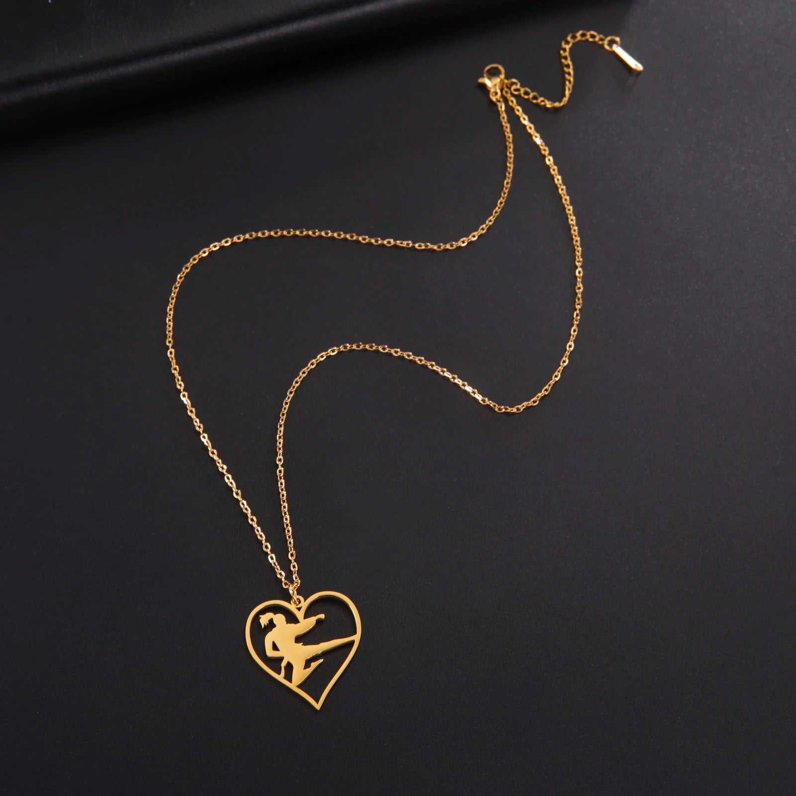 Dreamtimes Men's and Women's Sports Love Necklace 2023 New Fashion Taekwondo Kick Jewelry Accessories